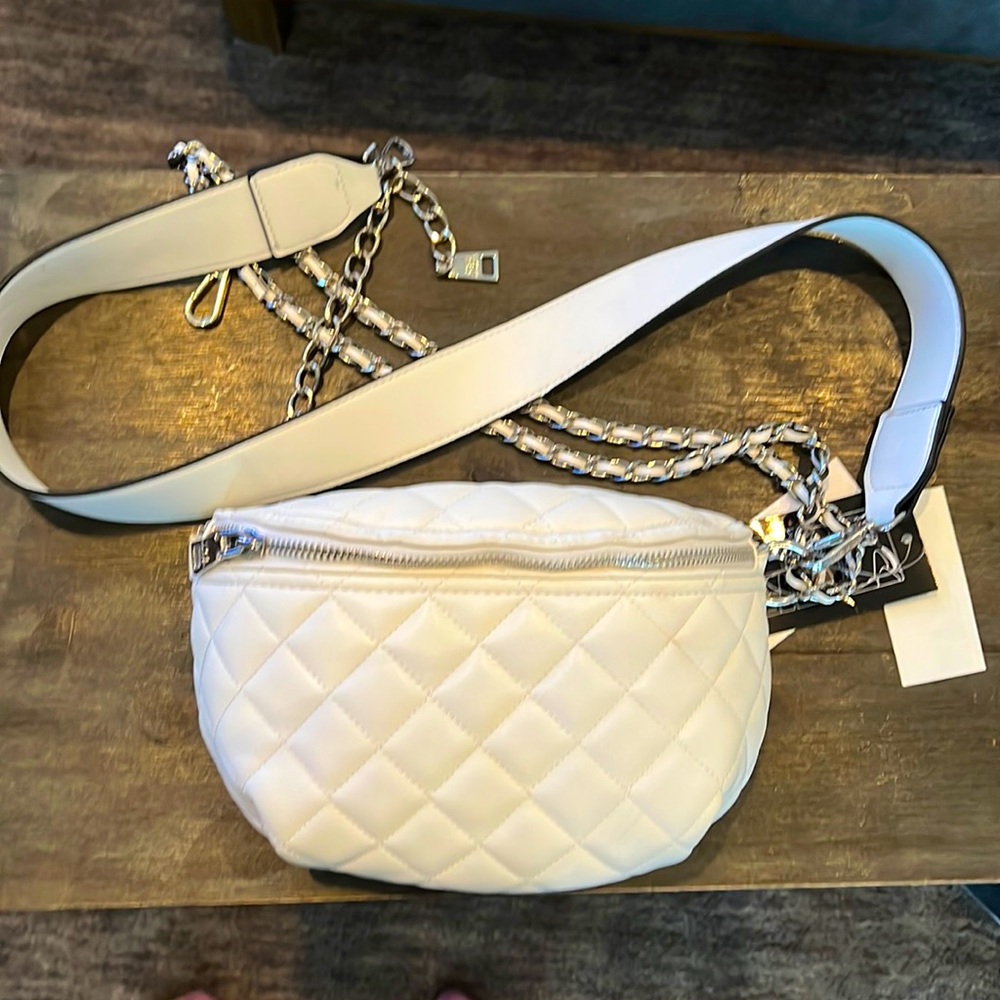 Steve Madden convertible belt bag in white brand new.